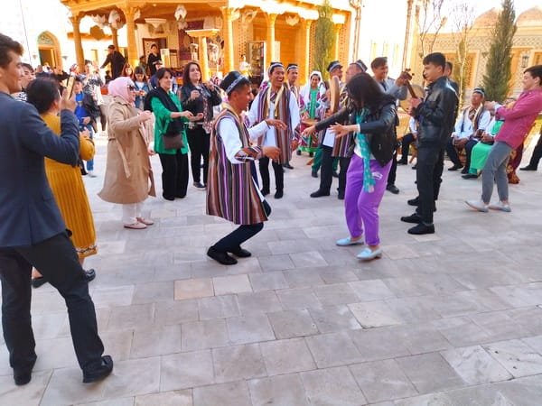"Ethnographic Park 'Eternal City,' Samarkand: Showcasing Over 100 Cultural Exhibits and Traditional Crafts"