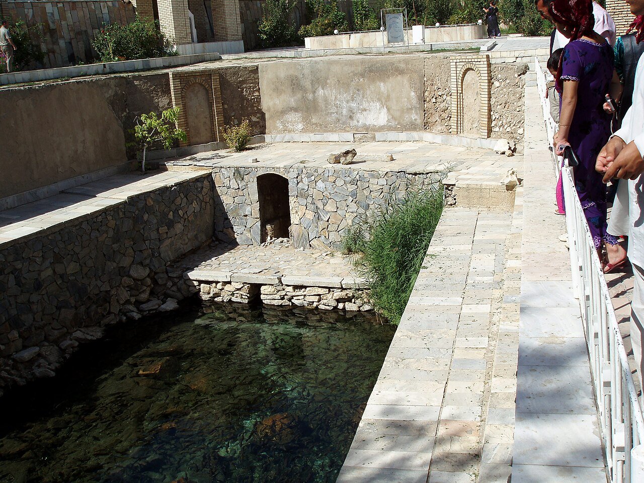 The spring and water channels at the Chashma complex in Nurata.