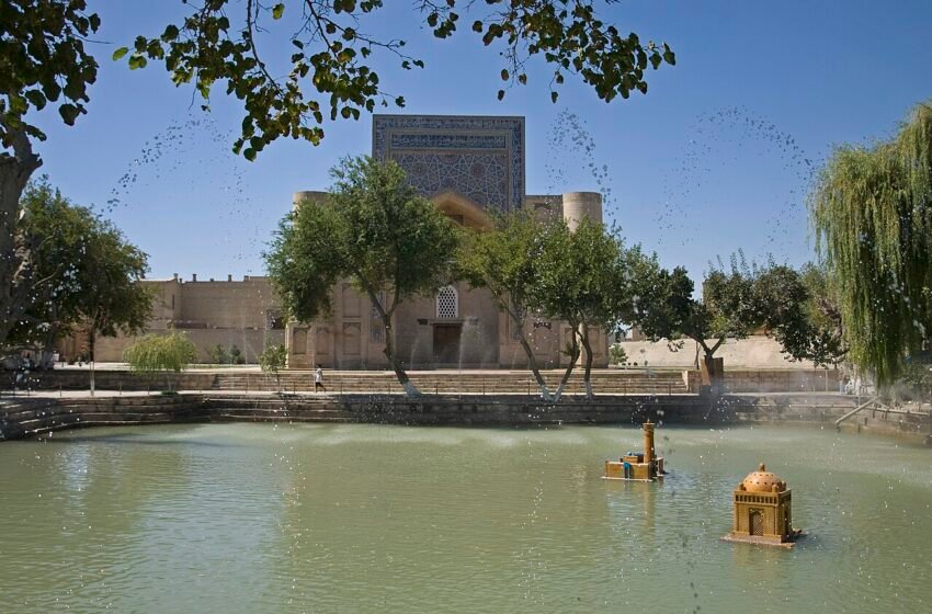  Lyabi-Hauz Ensemble in Bukhara: History and Visitor Guide